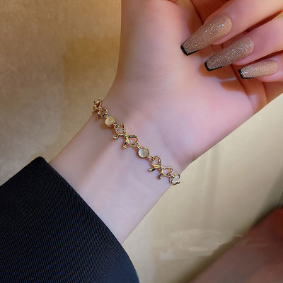 Három részes öltöny kis dizájn értelmes búza Tüskegyöngy nyaklánc fülbevaló karkötő szett hideg szellő egyszerű internet híres ékszer