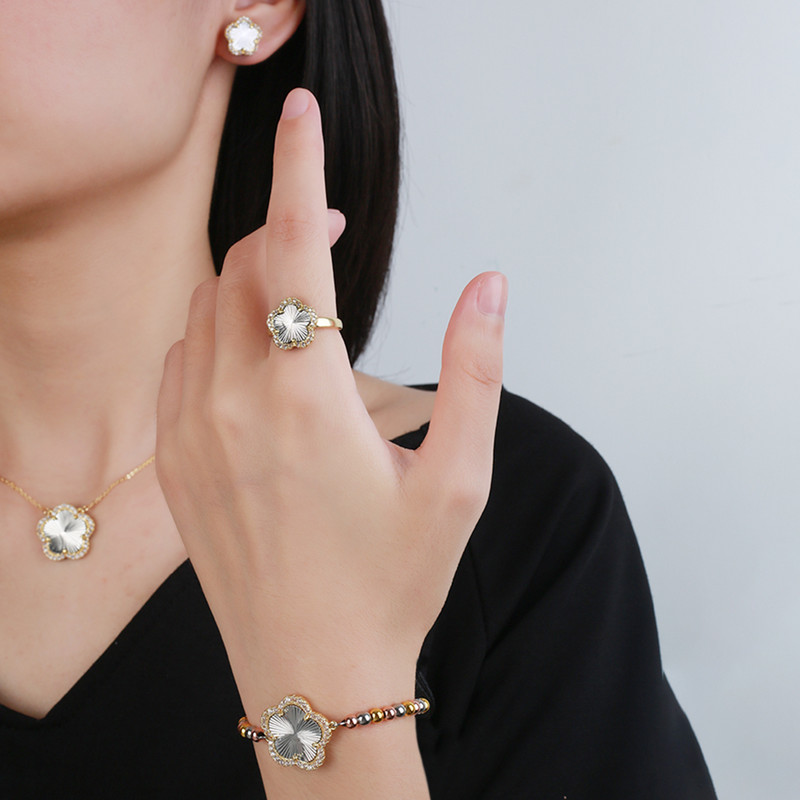 naw GIassy ZIrcan FIna Iaaf FIawar PataI Panbant nackIaca aarrIngs Vca Cleef Iuxury JawaIry Sat FashIan axquIsIta GIft