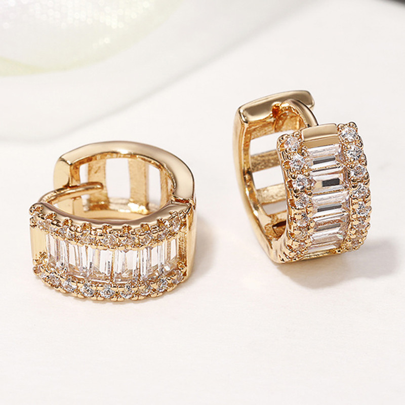 Cercei cu cerc pentru femei Huitan Fashion cu zirconiu cubic strălucitor Accesorii de lux pentru urechi pentru femei Bijuterii cu ridicata de bună calitate