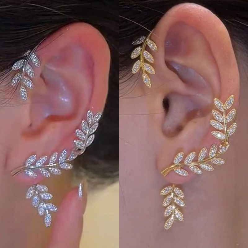 Asimetrična marka luksuznih kubičnih cirkonskih cvjetnih naušnica s nitnama za uho za žene Trendovski modni nakit u boji lista od bijelog zlata