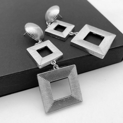 F.J4Z Fashion Punk auskarai moteriai Roko lydinio kvadratiniai Geo Chunky Auskarai Ladies Club Show Alloy Auskarai papuošalai Dropship