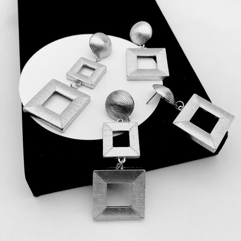 F.J4Z Fashion Punk auskarai moteriai Roko lydinio kvadratiniai Geo Chunky Auskarai Ladies Club Show Alloy Auskarai papuošalai Dropship