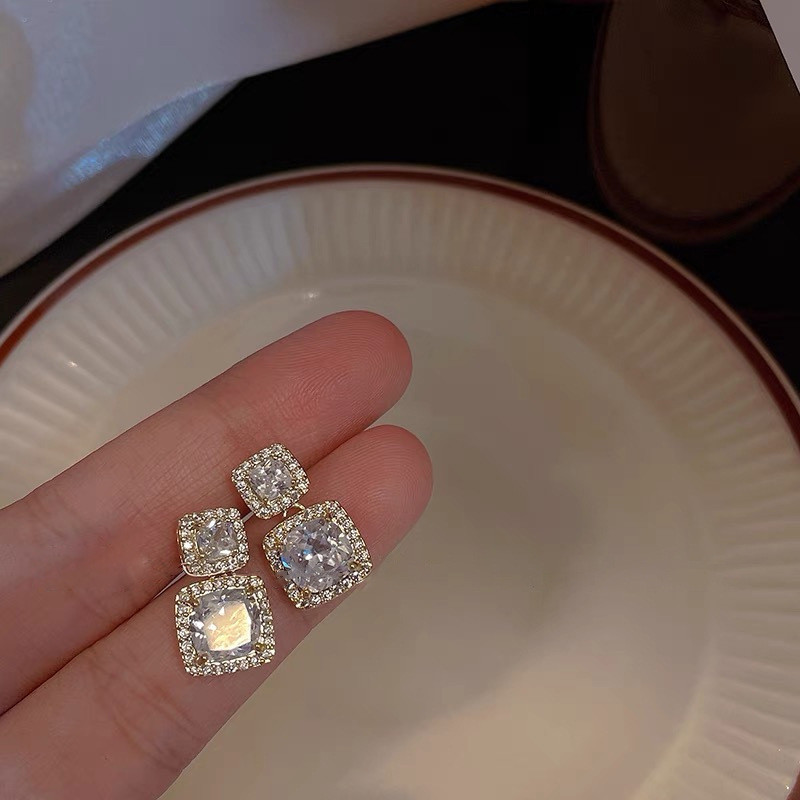 Accesorii populare Bijuterii Cercei pentru femei Bling Cubic Zirconia Elegant Superbe femeie nunta Cercei Pendientes