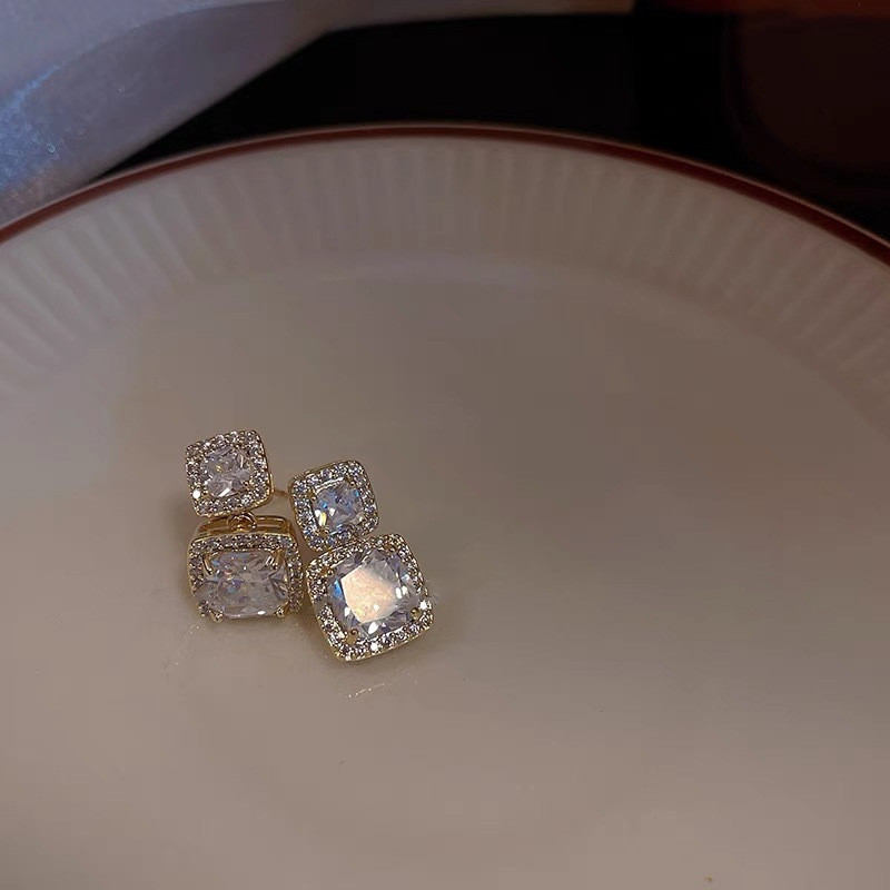 Accesorii populare Bijuterii Cercei pentru femei Bling Cubic Zirconia Elegant Superbe femeie nunta Cercei Pendientes