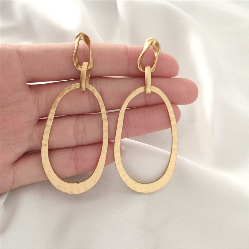 Нови модни висящи корейски обеци за жени Геометрични кръгли неправилни златни сребристи обеци Сватбени 2021 г. Бижута