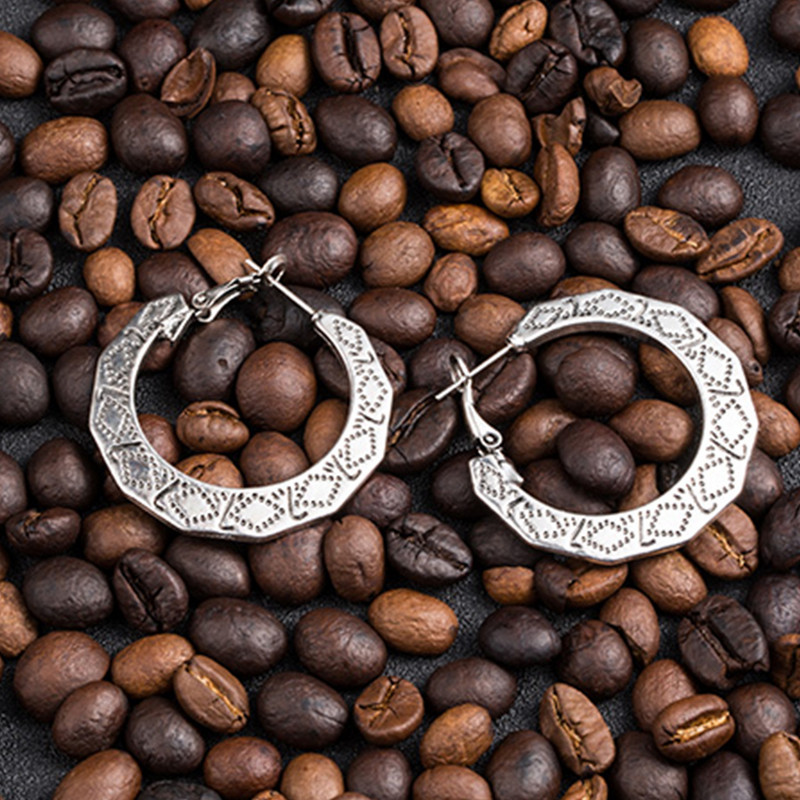 Ινδικά κοσμήματα Ethnic ασημί χρώμα μεταλλικά κρεμαστά σκουλαρίκια με φούντα για γυναίκες Δώρα σκουλαρίκι λουλουδιών τοτέμ σε σχήμα Βοημίας