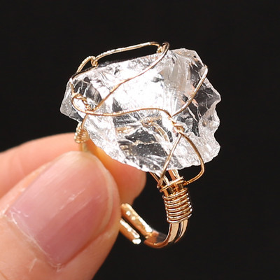 Κρυστάλλινα δαχτυλίδια από φυσική πέτρα Χρυσό χρώμα Περιτύλιγμα σύρματος ακανόνιστο αμέθυστοι χαλαζίες Ρυθμιζόμενο δαχτυλίδι κοσμήματα για γυναικεία δώρα