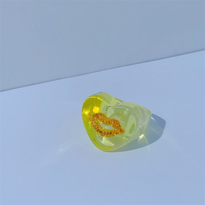 Nepravidelné zuby v tvare U, jahodové živicové prstene pre ženy, dievčatá, párty šperky, sladká osobnosť, trendy šperky HUANZHI 2022 NOVINKA