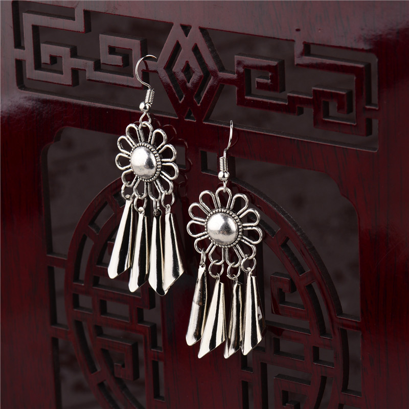 2019-es etnikai kerek ötvözet bojt üreges csepp fülbevaló nőknek Jhumka Jhumki vintage női lógó fülbevaló Oorbellen