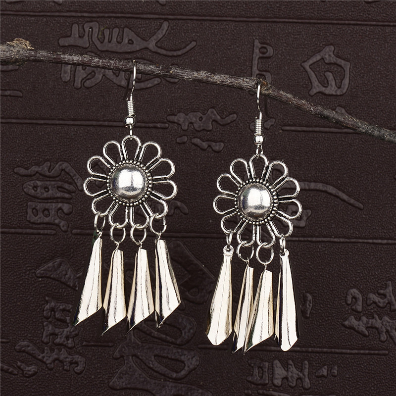 2019-es etnikai kerek ötvözet bojt üreges csepp fülbevaló nőknek Jhumka Jhumki vintage női lógó fülbevaló Oorbellen