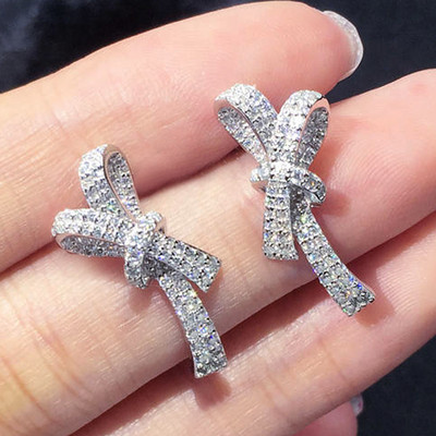 Huitan Sparkling Bow Stud Earrings Луксозни павирани брилянтни кубични цирконий Елегантни обеци за уши за жени Сватбени годежни бижута