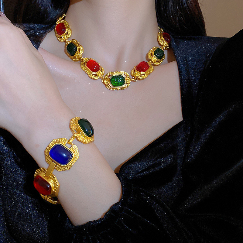 Srednjovjekovna vremena Vintage stil palače Smola Pearl Geometrijske kapljice Naušnice Ogrlica Narukvica High Sense Modni set nakita