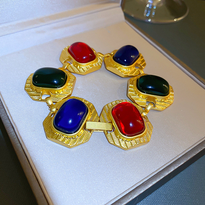 Srednjovjekovna vremena Vintage stil palače Smola Pearl Geometrijske kapljice Naušnice Ogrlica Narukvica High Sense Modni set nakita