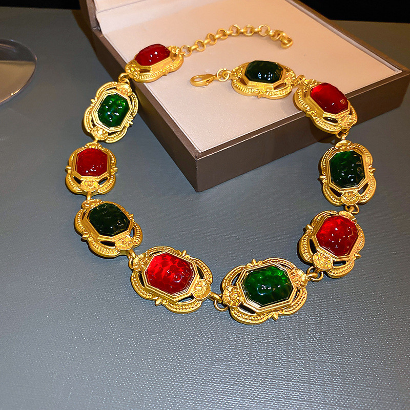 Srednjovjekovna vremena Vintage stil palače Smola Pearl Geometrijske kapljice Naušnice Ogrlica Narukvica High Sense Modni set nakita