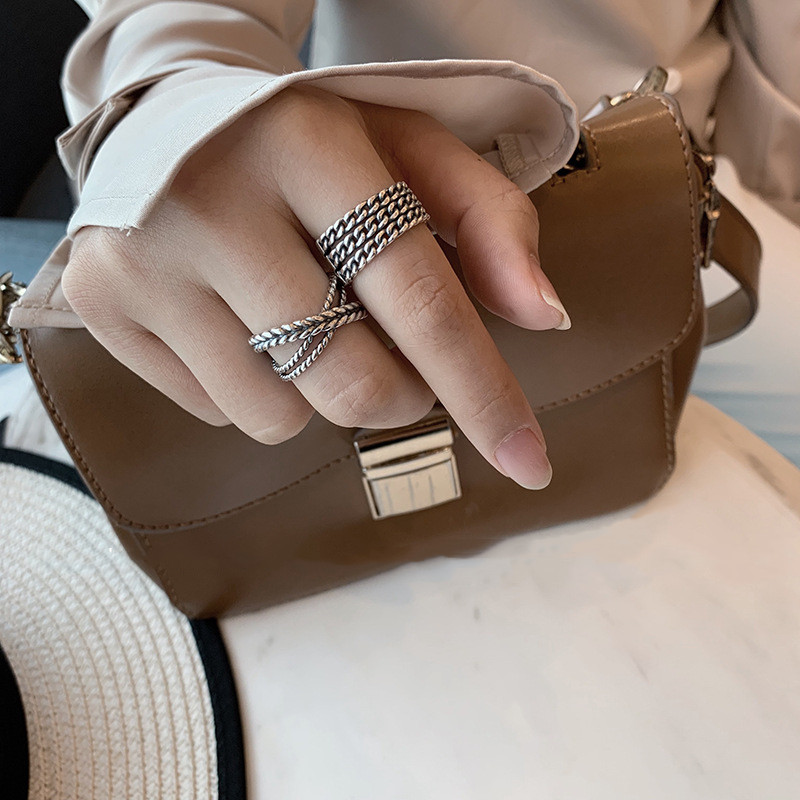 QMCOCO Корейски усукан верижен шахматен пръстен за женски пръст Сребърен цвят Ретро личност Нов стил Моден пръстен