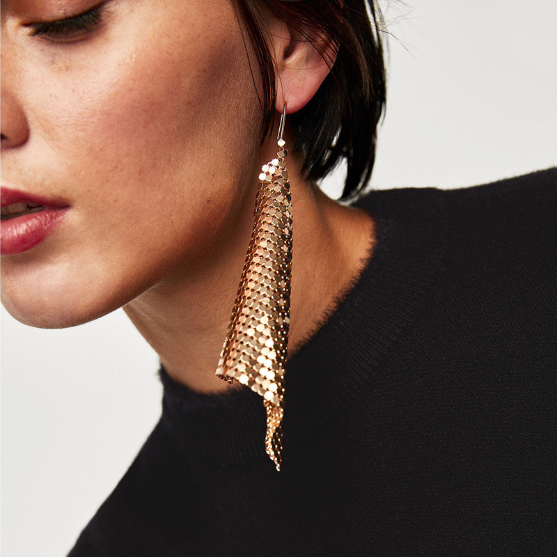 2020 Модерни креативни акрилни дълги шипове Висящи обеци за жени Пайети Пискюл Капка обеца Модни бижута Подаръци Нови постъпления