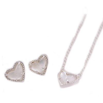 2022 г. Нов ярко розово сърце от смола Druzy Цветен скъпоценен камък Малка любов Геометрични обеци и колие Комплект бижута за жени