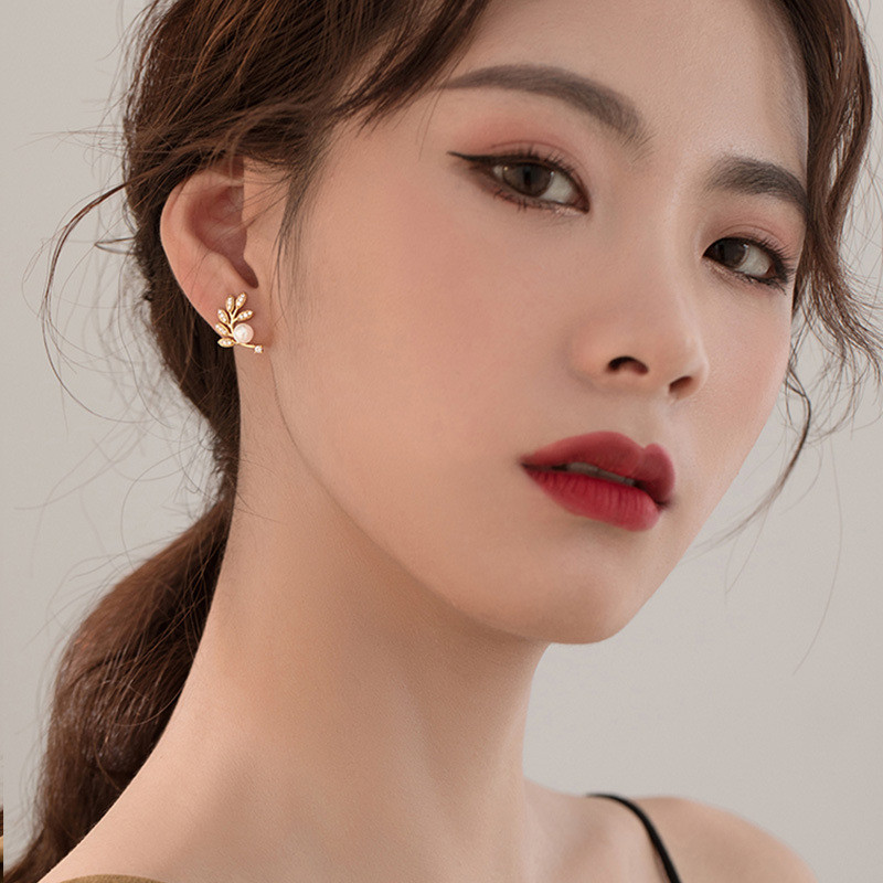 2022 m. naujos mados prancūziški geometriniai paprasti perlų auskarai moterims Elegantiški cirkonio inkrustuoti perlų auskarai mergaičių vakarėlio papuošalai