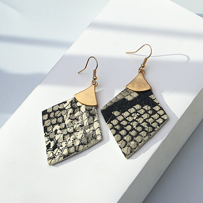AENSOA Cercei cu picătură de coajă de abalone, vintage, mari, lungi, geometrici, pentru femei, cu pandantiv cu rombi, cercei cu cârlig de metal, bijuterii neobișnuite