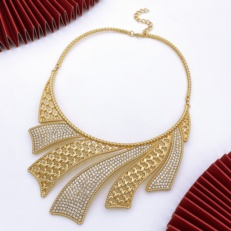 Paauksuotų papuošalų rinkiniai moterims Madingi papuošalai Aukso spalvos karolių ir auskarų rinkinys