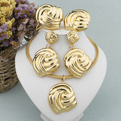 Prabangus moteriškų papuošalų rinkinys Aukso spalvos karoliai didelis apskritimas auskarai apyrankės žiedas madingoms moterims Dubajaus Afrikos vakarėlio papuošalai