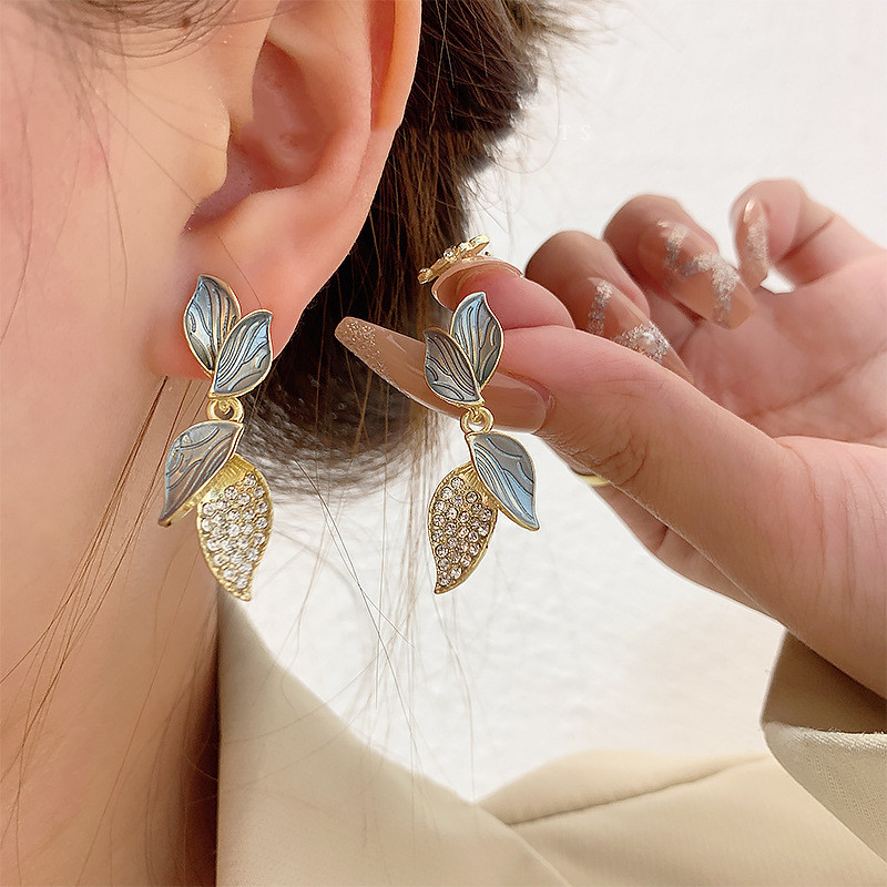 LATS Nauji Korėjos Atvykimo Metalo Madingi Švieži Mieli Saldi pilki Lapeliai Auskarai Moterims Madingi Papuošalai