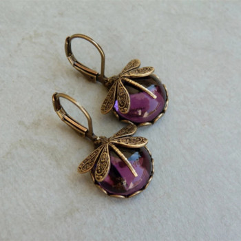 Ροζ κόκκινο Vintage μεταλλικά ένθετα πολύχρωμα σκουλαρίκια με θόλο από γυαλί Victoria Brass κρεμαστά σκουλαρίκια Dragonfly Δώρο για γυναίκες