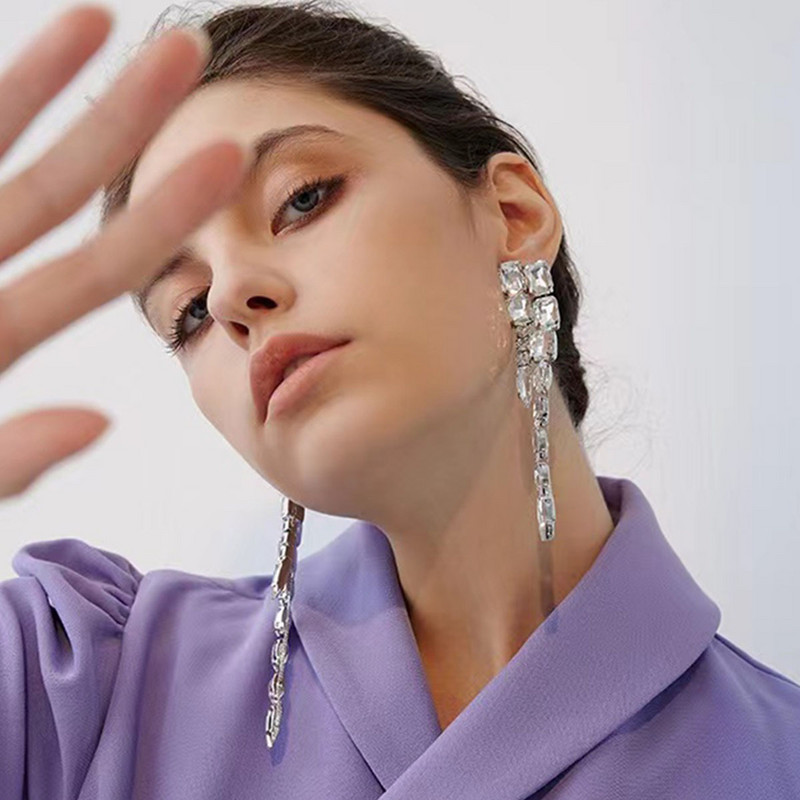 Nauji putojantys Kalnų krištoliniai kabantys auskarai moterims Vakarienės vakarėliui Vestuvių aksesuarai Mados pareiškimai Auskarai Papuošalai