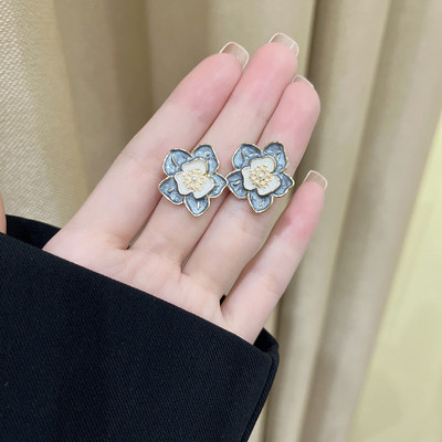 Корейски стил Малки обеци с щипка за уши с цвете на маргаритка Пролетни прости бели лилави венчелистчета без пиърсинг Обеци с щипка за жени