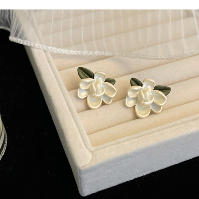Корейски стил Малки обеци с щипка за уши с цвете на маргаритка Пролетни прости бели лилави венчелистчета без пиърсинг Обеци с щипка за жени