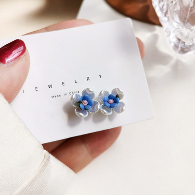 Корейски стил Малки обеци с щипка за уши с цвете на маргаритка Пролетни прости бели лилави венчелистчета без пиърсинг Обеци с щипка за жени