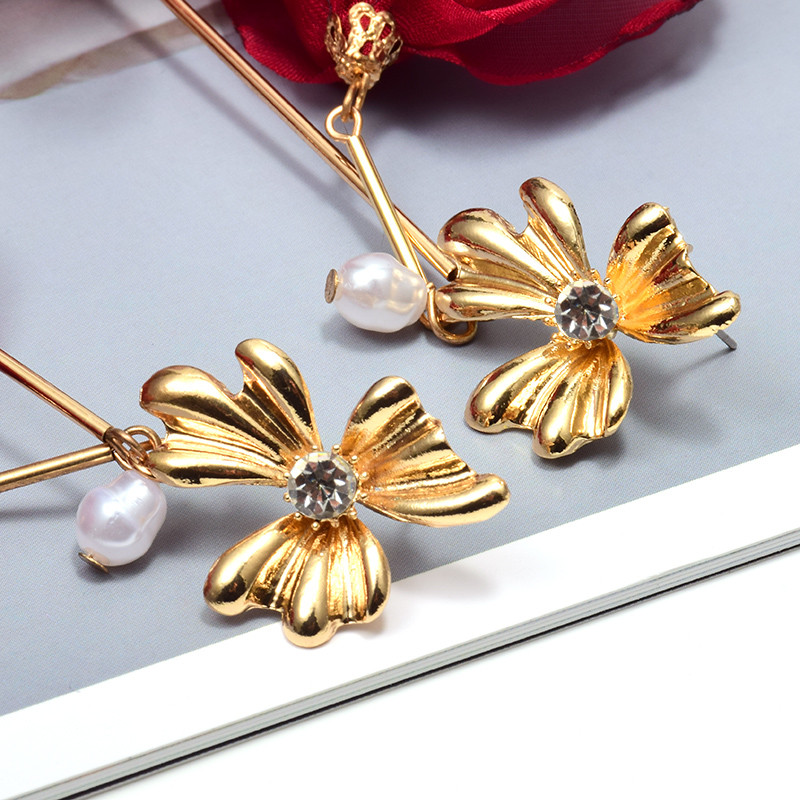 Декларация за ново пристигане Висящи дълги обеци във формата на цвете на едро Модни големи капкови обеци Аксесоари за бижута за жени