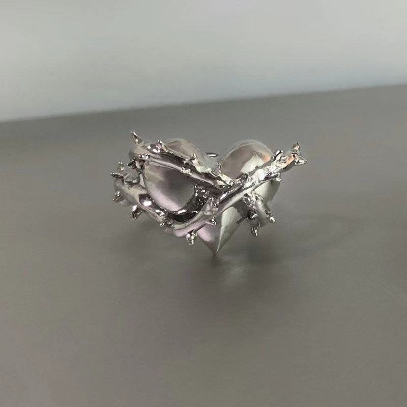 2022 Нова мода Creative Punk Gothic Thorns Love Heart Rings Старинни отворени пръстени за жени Парти бижута Годежен сватбен подарък