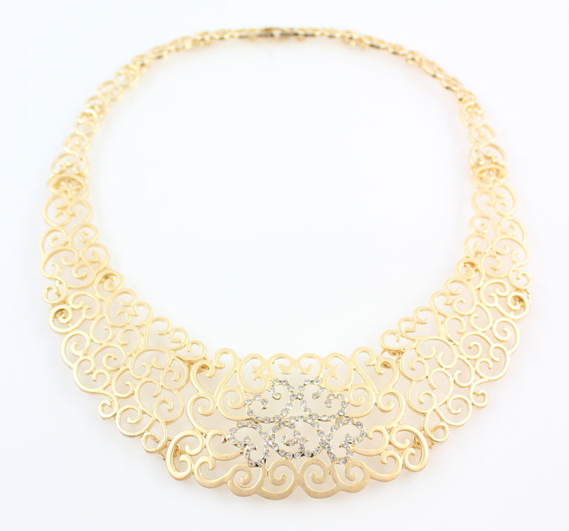 Senoviniai tuščiaviduriai krištolo gėlių karoliai, aukso spalvos auskarai, afrikietiški Dubajaus vestuviniai kostiumų papuošalų rinkiniai moterims