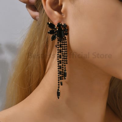 Bohemiški ilgi kutais auskarai, kabantys, blizgus kalnų krištolas, prabangi moteris, geometrinė mada, papuošalai, aksesuarai, brincos