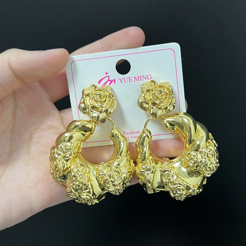 Afrikos moterų papuošalų rinkinys Dubajaus aukso spalvos nuleidžiami auskarai pakabukas karoliai nuotakos dizainui paauksuoti Nigerijos aksesuarai