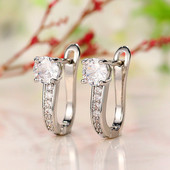 Huitan U Hoop Earrings Trend Crystal Cubic Zirconia Ear Circle Обеци за жени Опростен дизайн Универсални дамски модни бижута