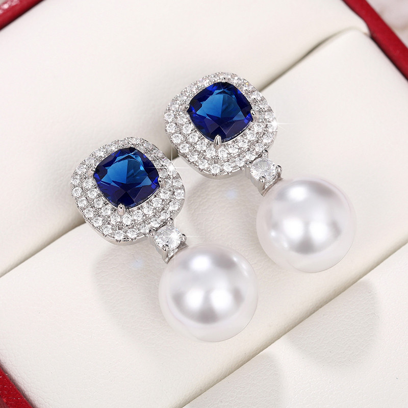 Huitan Булчински обеци с имитация на перли CZ Пълен Bling Iced Out Сребърен цвят Естетични дамски обеци с капки Горещи модни бижута