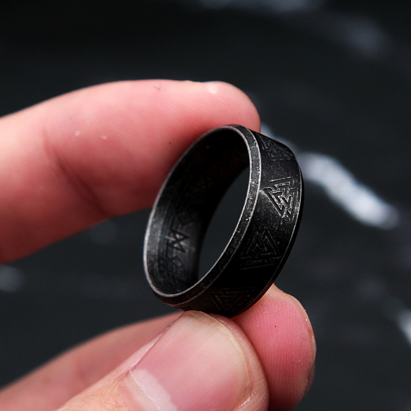 Punk klasikinis Valknut juodas žiedas vyrams Vintage Šiaurės vikingų nerūdijančio plieno runų žiedas dviratininkas Amuletai papuošalai Dovanos didmeninė prekyba