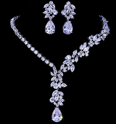 Bettyue Brand Fashion Seturi noi de bijuterii AAA Multicolor Zircon Personalitate Seturi de bijuterii asimetrice pentru femeie cadou farmec de nuntă