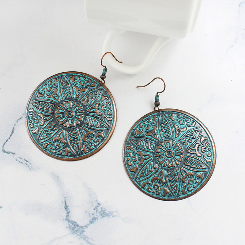 Apvalus raižytas raštas Žiedlapio formos pakabukas Auskarai Etninio stiliaus bronzos antikvariniai gėlių žavesio auskarai moteriški papuošalai