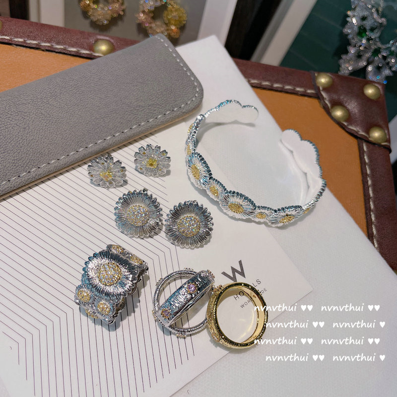 Vintage pitsist kärgstruktuurist karikakra lillega vääriskivist sõrmus värviline vääriskivist tsirkoon laava metallist käevõru kõrvarõngad