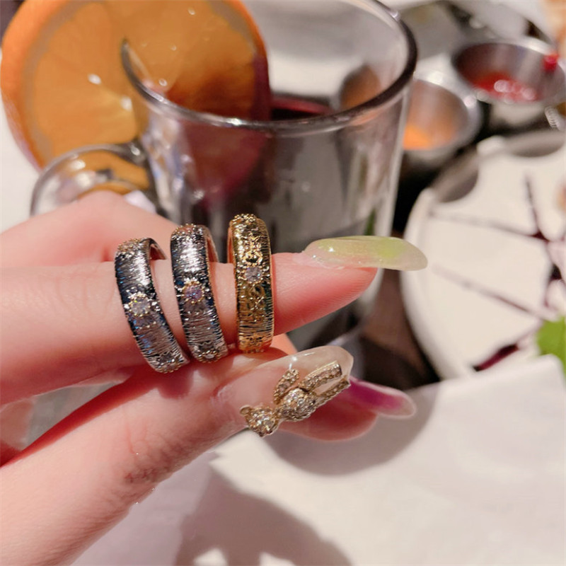 Vintage pitsist kärgstruktuurist karikakra lillega vääriskivist sõrmus värviline vääriskivist tsirkoon laava metallist käevõru kõrvarõngad