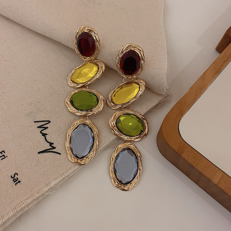 XIALUOKE Retro ilgi metaliniai netaisyklingos saldainių spalvos akriliniai nuleidžiami auskarai moterims hiperbolinės asmenybės dideli auskarai vakarėlių papuošalai