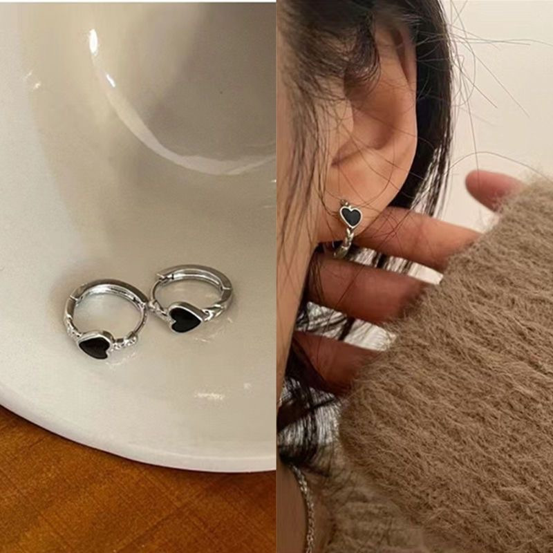 Korėjos juodos susuktos sidabrinės spalvos lankeliai Auskarai Meilė širdies apskritimas Auskarai moterims Paprasti šaunūs vakarėlio papuošalai Aksesuarai Aros