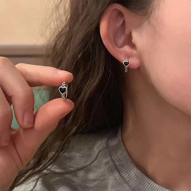 Korėjos juodos susuktos sidabrinės spalvos lankeliai Auskarai Meilė širdies apskritimas Auskarai moterims Paprasti šaunūs vakarėlio papuošalai Aksesuarai Aros