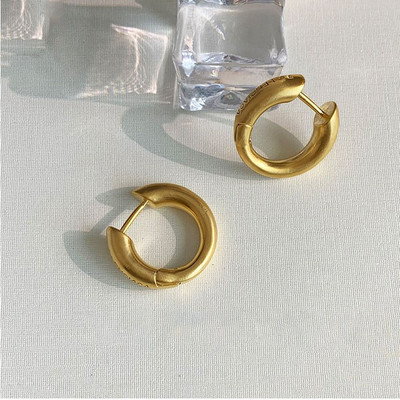 Prancūzų retro raidžių auksiniai auskarai moteriški prabangūs auksiniai žiediniai auskarai geometrija paprastas žiedas Variniai auskarai su smeigtukais Madingi papuošalai