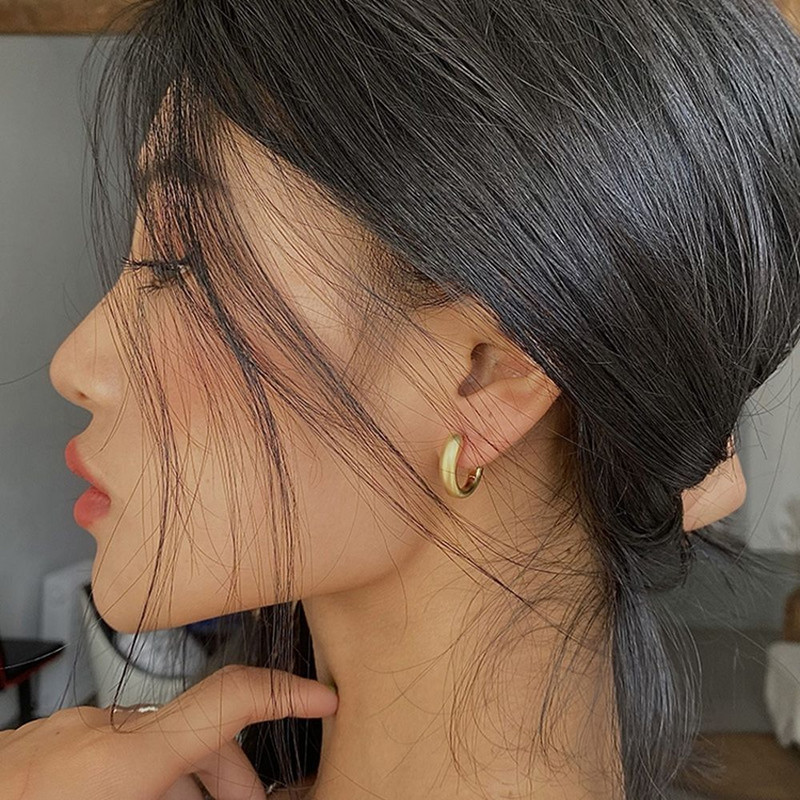 Prancūzų retro raidžių auksiniai auskarai moteriški prabangūs auksiniai žiediniai auskarai geometrija paprastas žiedas Variniai auskarai su smeigtukais Madingi papuošalai