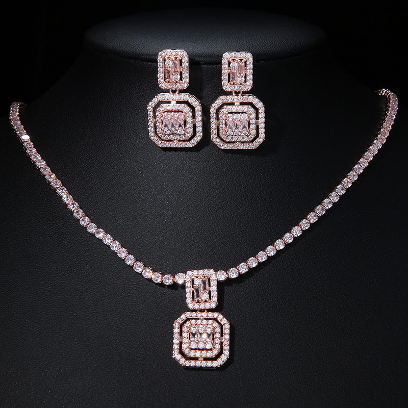 SUGO Naujas Paprastos mados kvadratinio dizaino blizgaus kubinio cirkonio auskarų karolių rinkiniai jaunoms merginoms Miela papuošalų dovana