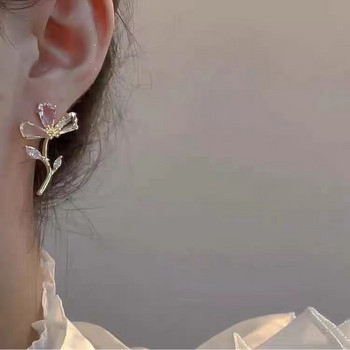 Лято 2022 Нова модна тенденция Елегантни изискани кристални обеци с цветя Циркон Дамски сватбени бижута Подарък за партита на едро
